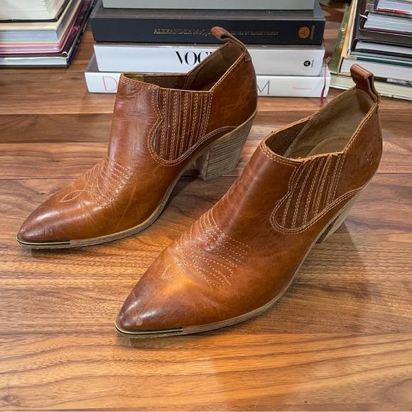 Frye Faye shootie / bootie in caramel leather, size 11 - Picture 3 of 5